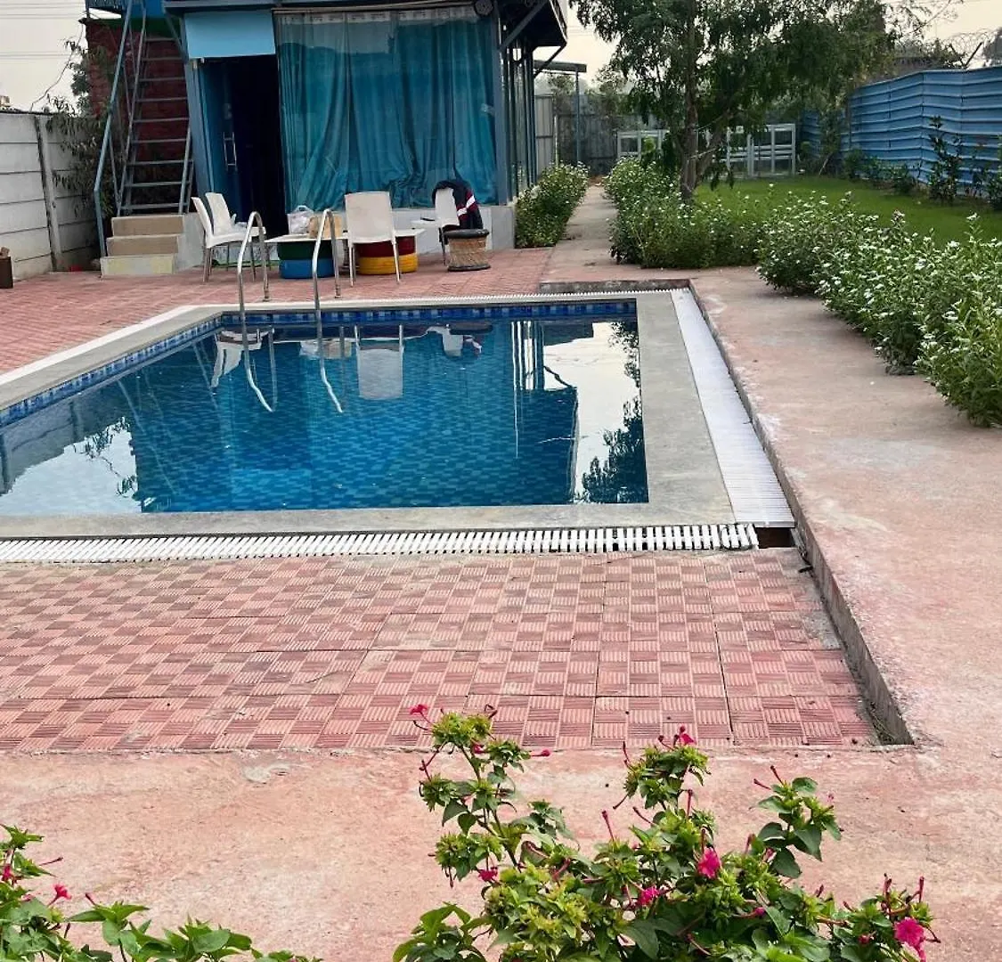 Brasa Farm Otel Gurgaon 0*,
